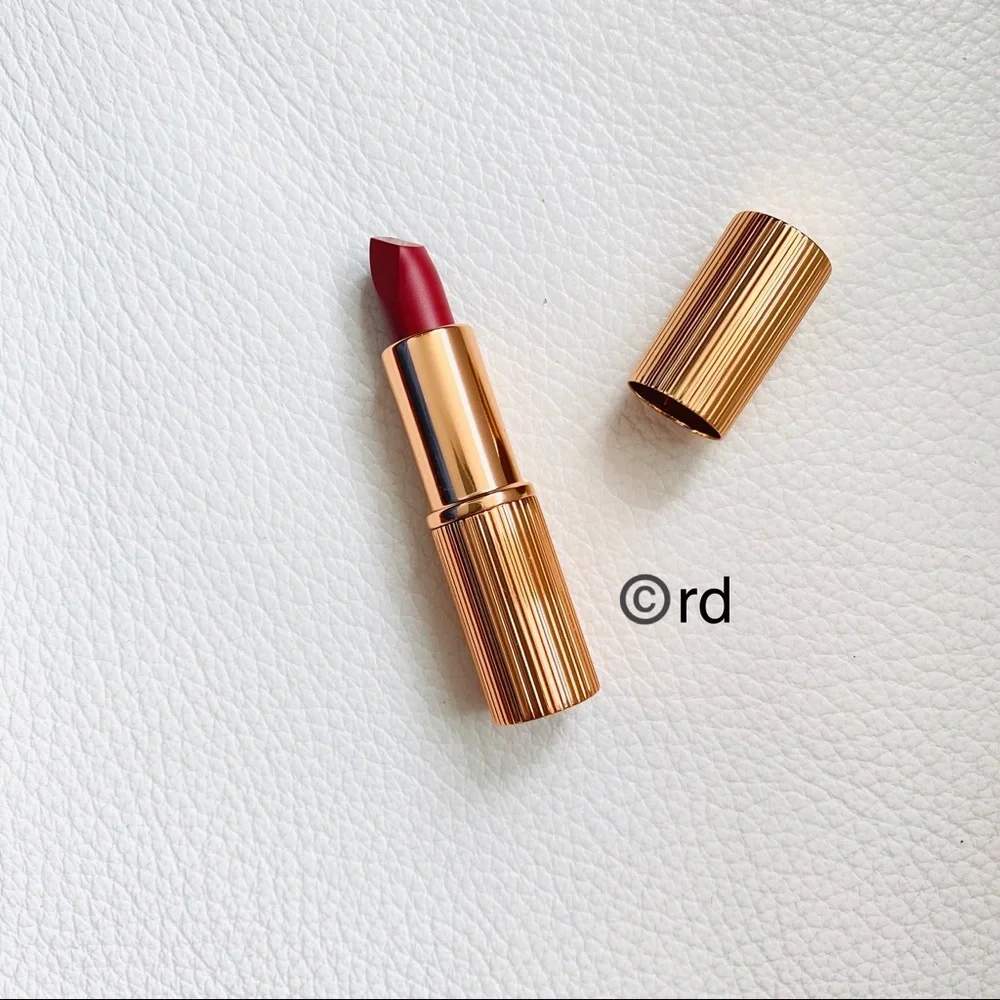 Chrlotte Tilbury Lips Walk of No Shame travel size